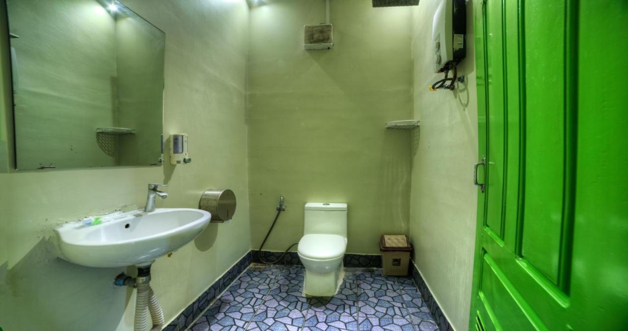Private Dorm with Shared Bathroom